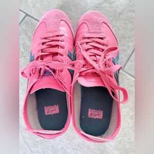 Gently used Onitsuka Tiger Women’s Coral Pink Sneakers with Navy Stripes